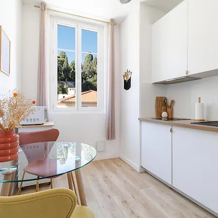 Cozy And Bright - Port Of ニース